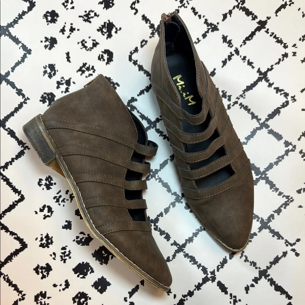 Mi.iM Brown Ankle Boots with Cut-Out Design - Women’s Shoes US Size 6.5 - EUC